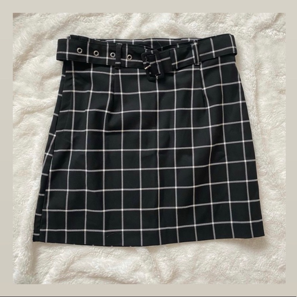 H&M ❀ skirt w/ belt